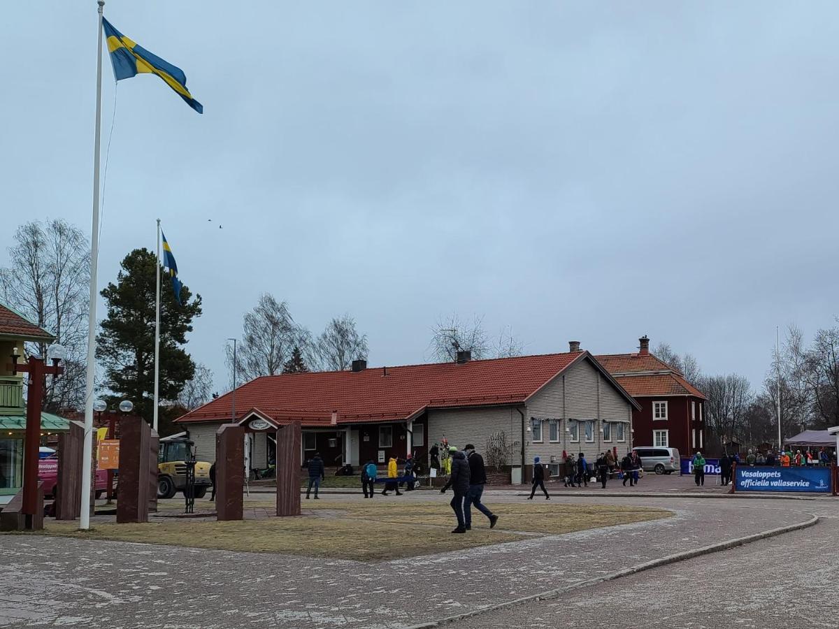 Vasaloppsmalet - Hostel Mora - Malkullans Vandrarhem Экстерьер фото