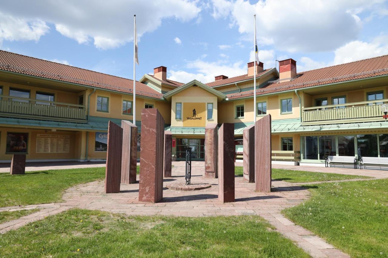 Vasaloppsmalet - Hostel Mora - Malkullans Vandrarhem Экстерьер фото